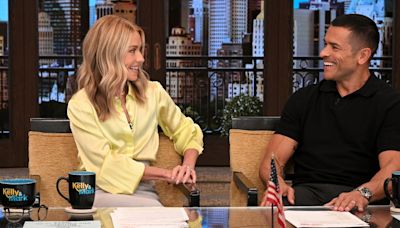 Kelly Ripa Details Handsy Backstage Moment With Mark Consuelos