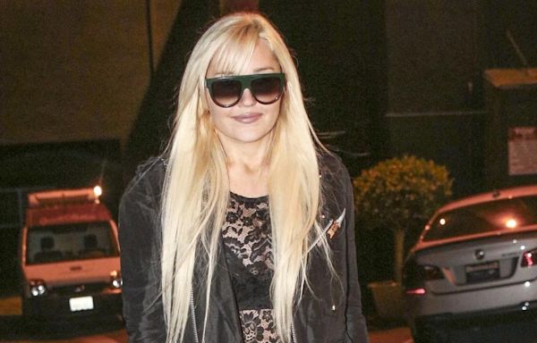 Amanda Bynes Shows Off Her Tummy as She Documents Weight-Loss Journey: Photos