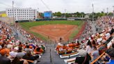 Bohls: All that glitters was golden for Texas softball during its NCAA rout of Texas A&M