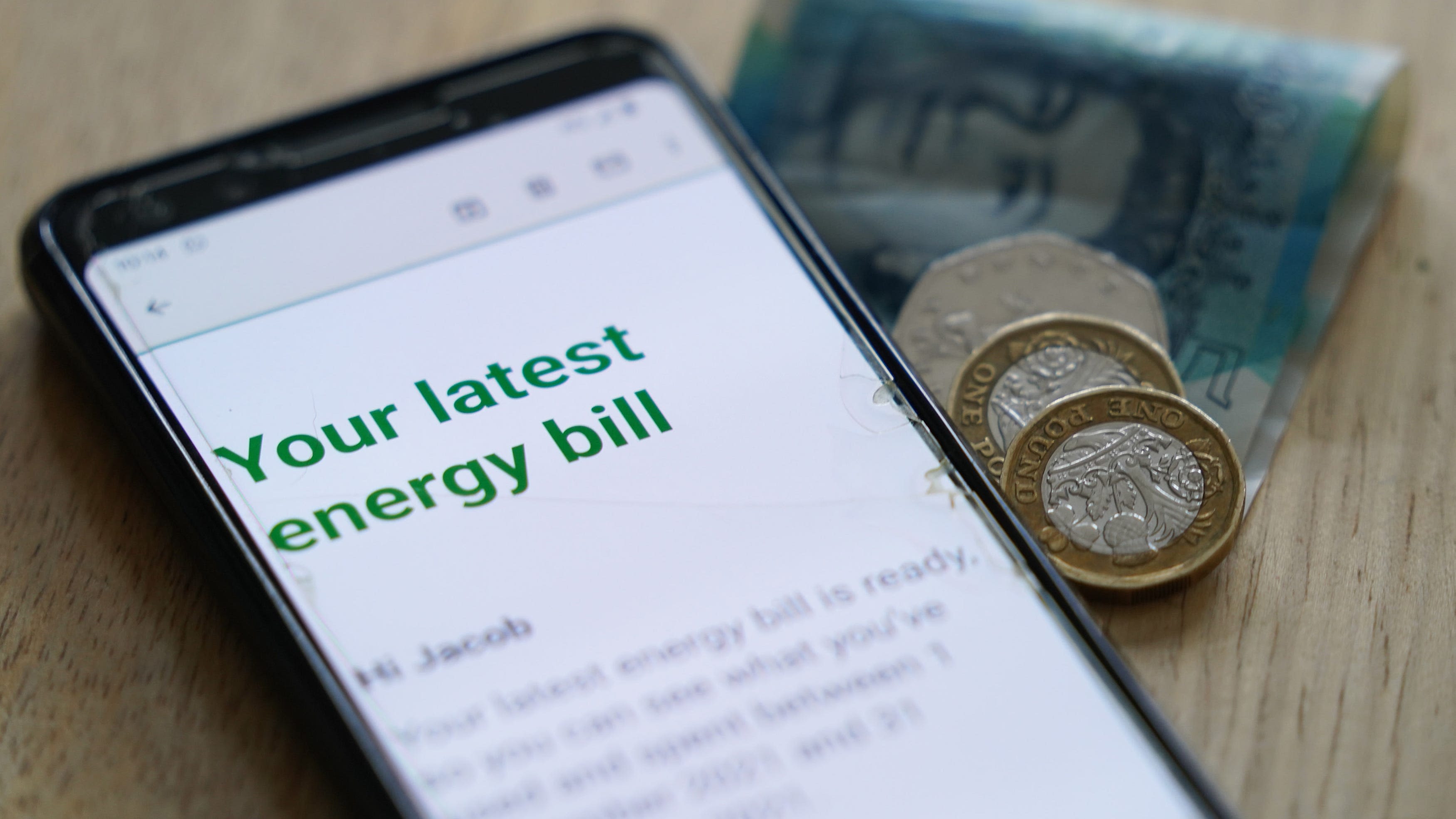 Slow progress on insulating homes adds £3.2bn to UK energy bills – think tank