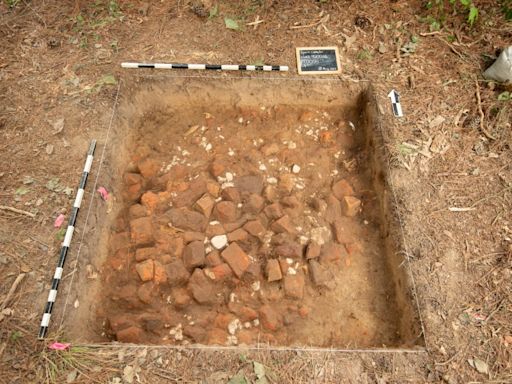 Colonial Williamsburg archaeologist uncovers Revolutionary War barracks