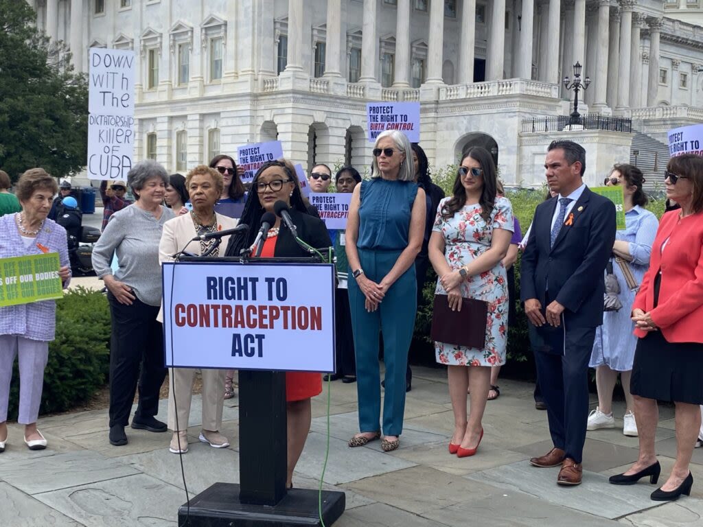 U.S. Senate Dems decry limits on abortion access, House Dems unveil contraception bill