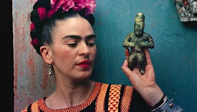 Rare Photos of Frida Kahlo on Display in New York City