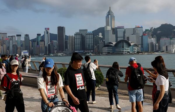 Hong Kong economy to grow 2.5%-3.5% in Q1, financial chief says