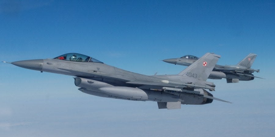 First Ukrainian pilots complete F-16 training in the U.S.