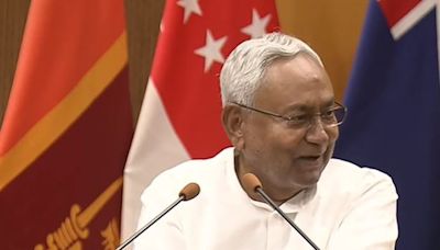 "Shall I Touch Your Feet?" Nitish Kumar Raps Officials Over Pending Land Survey