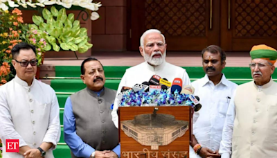 18th Lok Sabha: PM Modi and other senior ministers take oath - PM takes oath