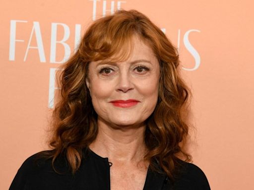 Susan Sarandon and Bette Midler 'feuding' as they avoid each other at premiere