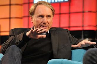 Dan Brown