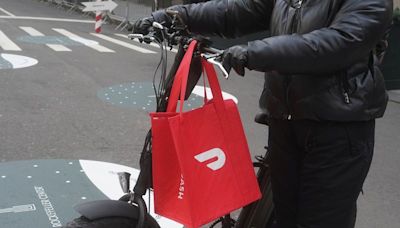 Exclusive-Doordash held talks with UK's Deliveroo on takeover, sources say