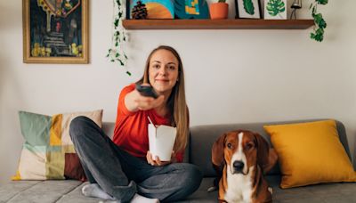 The reasons why almost half of Americans prefer to watch TV with their dogs