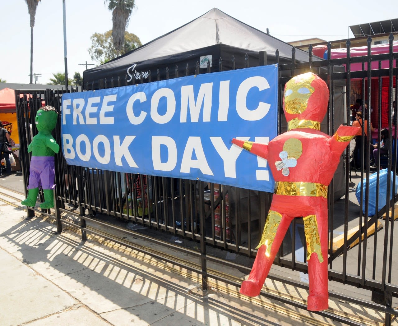 St. Louis shops celebrate Free Comic Book and Star Wars Day