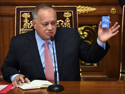 Diosdado Cabello amenaza con expulsar a expresidente Miguel Ángel Rodríguez si asiste a elecciones venezolanas