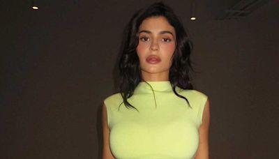 Kylie Jenner Slammed Over Entwined Feet Pic With BFF Stassie Karanikolaou; Internet Reacts "That Is Weird AF"