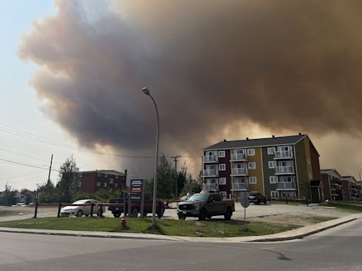 Water bombers from Quebec, N.L., hitting Labrador wildfire as weather cools