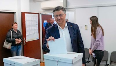 Croatia's ruling conservatives win parliamentary vote, but cannot rule alone