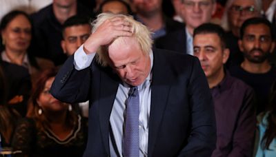 De arrepentirse por las disculpas del ‘partygate’ a los secretos de salud de la reina: Boris Johnson desata la polémica con su autobiografía