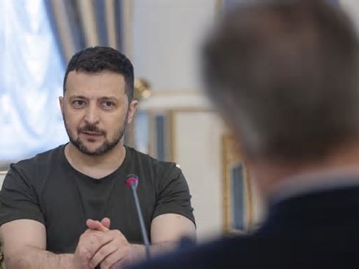 Zelensky entra nella lista dei ricercati di Mosca