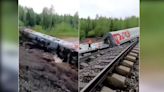 有片／俄火車嚴重脫軌翻覆百人驚嚇釀2死 一節車廂還沉入河中