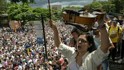 Pressure mounts on Venezuela over disputed Maduro election win