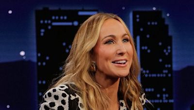 Nikki Glaser Nails Why Ben Affleck Bombed At Tom Brady Roast