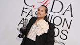 Willy Chavarria: el diseñador mexicano-estadounidense que arrasó con los premios de la moda masculina en 2023