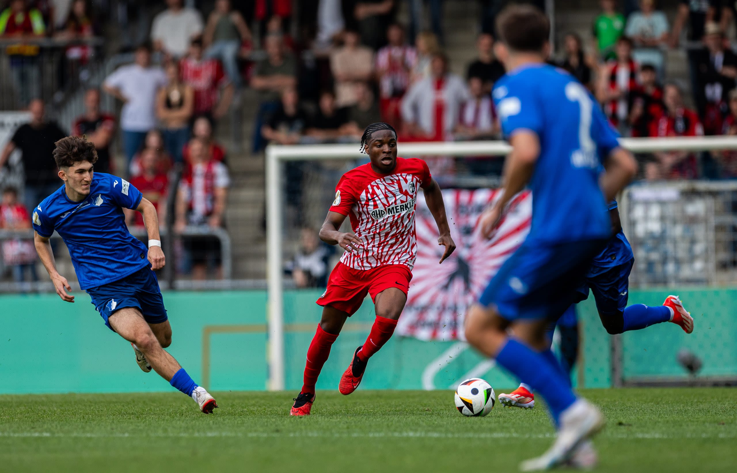 Leeds and Nottingham Forest are monitoring Freiburg’s Bruno Ogbus