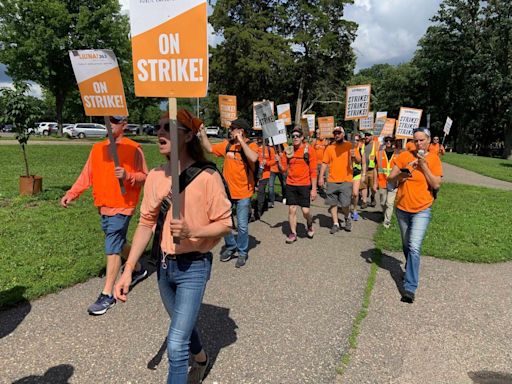 Minneapolis Park Board workers on strike against concessions demanded by Democratic Party