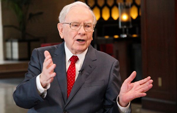 Analysts weigh in on Warren Buffett's Berkshire Hathaway ahead of its meeting