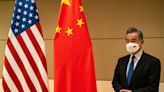 EEUU debe dejar de intentar reprimir a China, dice Wang Yi