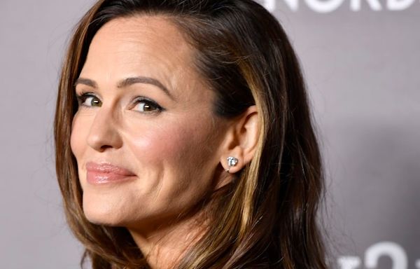 Jennifer Garner Got Stuck In An Elevator For Over An Hour At Comic-Con - WDEF