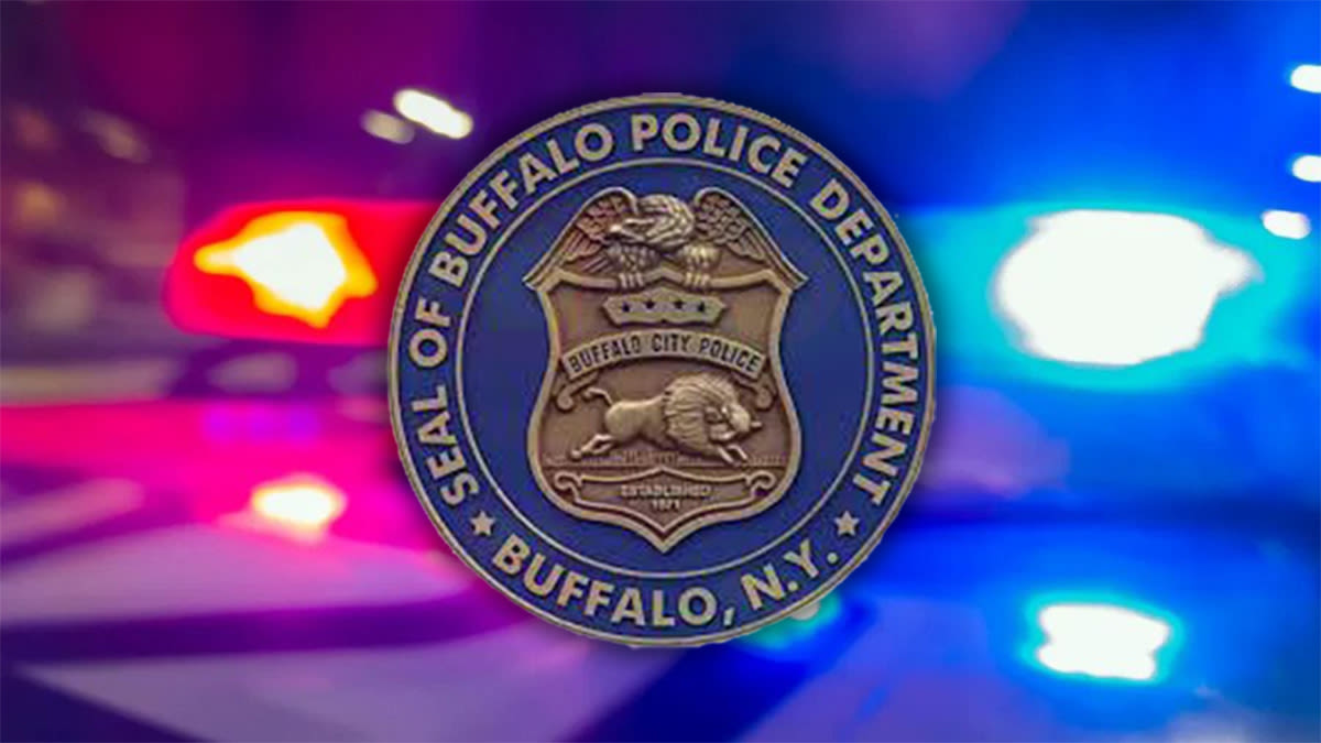 Buffalo PD officer hurt in crash on I-190