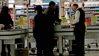 "Hay 156 mil trabajadores de supermercados en pobreza" | El Universal