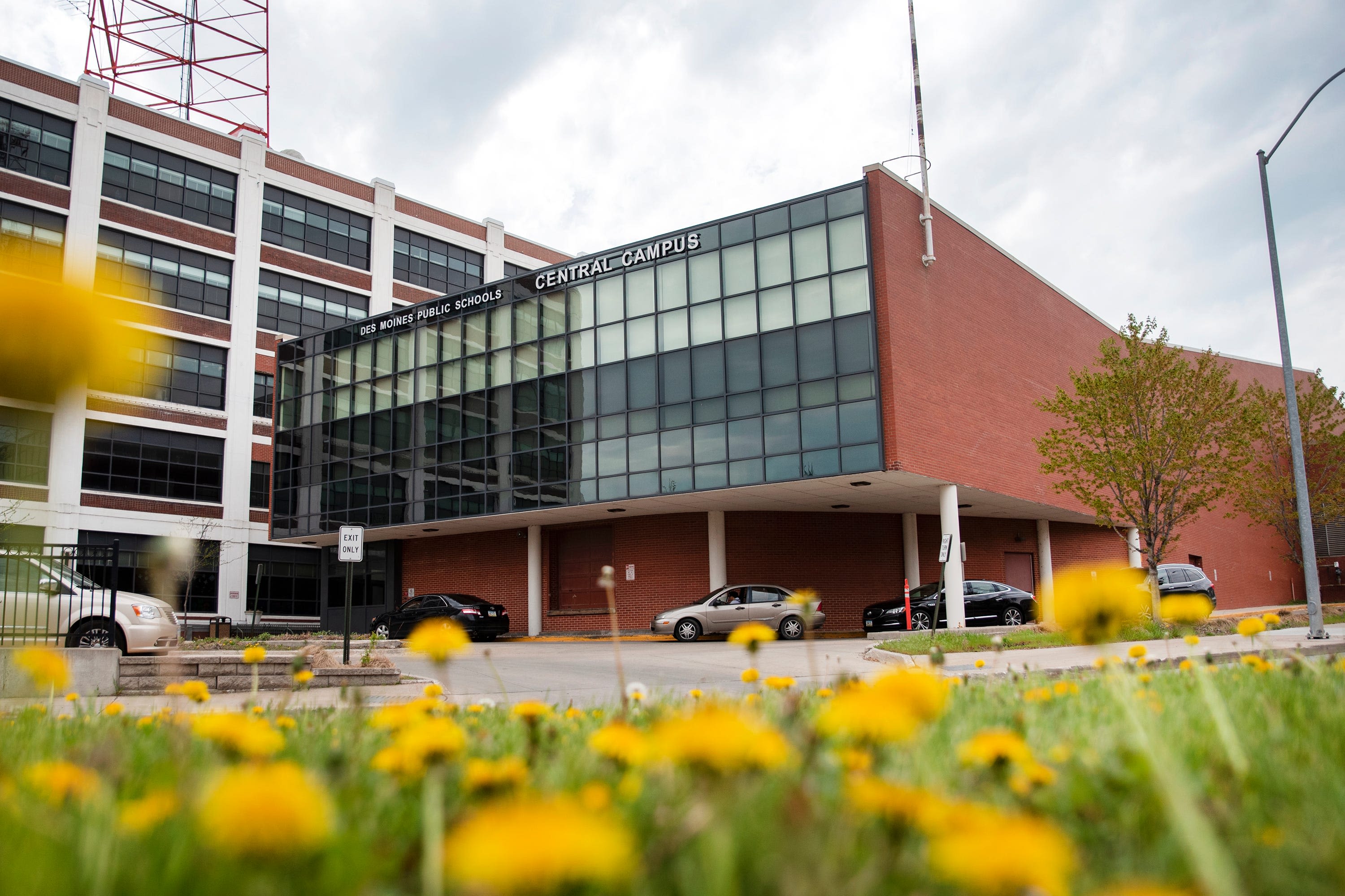 Why Des Moines area schools aren’t letting teachers carry guns despite new law