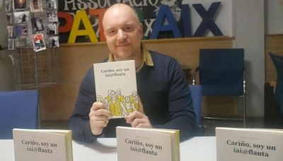 El periodista Gerard Sánchez presenta en Xàtiva su novela “Cariño, soy un iai@flauta”