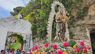 Cientos de personas disfrutan de la romería de la Virgen de la Cabeza