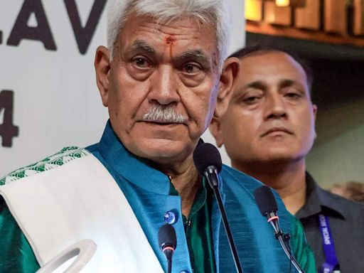 Foreign arrivals clocking 300% rise YoY in Kashmir: LG Manoj Sinha