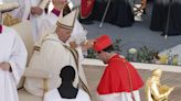 El arzobispo Cobo Cano: El rojo de cardenal no es para dar el cante, es de sacrificio