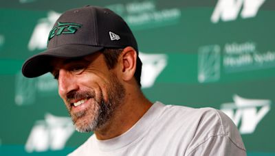 Jets QB Aaron Rodgers downplays absence from mandatory minicamp last month