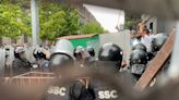 VIDEO: Maestros de la CNTE se enfrentan con policías de la SSC frente a Palacio Nacional