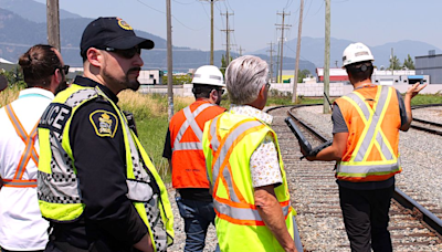 Train whistles driving citizens of Chilliwack 'batty,' says mayor