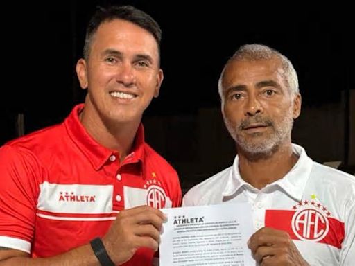 Romario ficha por el América a los 58 años para cumplir el sueño de jugar junto a su hijo