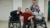 Famous Ukrainian singer Sviatoslav Vakarchuk visits wounded soldiers in hospital