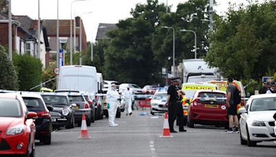 Attaque au couteau au Royaume-Uni : un adolescent inculpé pour le meurtre des trois fillettes