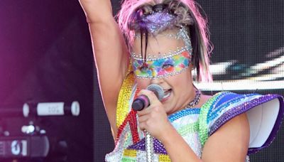 JoJo Siwa Gets Candid About Going Public With Her Girlfriend