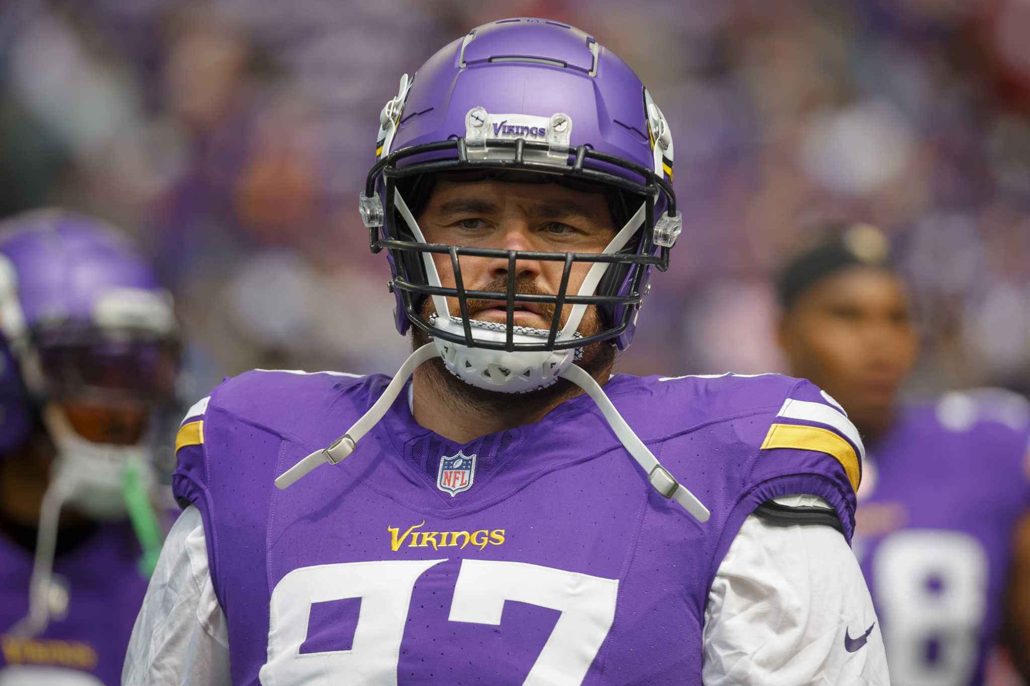 Vikings agree to 2-year extension with run-stopping stalwart Harrison Phillips