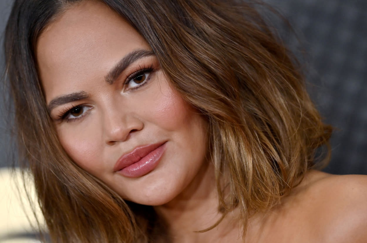 Thanks To A Gust Of Wind, Chrissy Teigen Nearly Flashed The Photographers At A Red Carpet Event But...