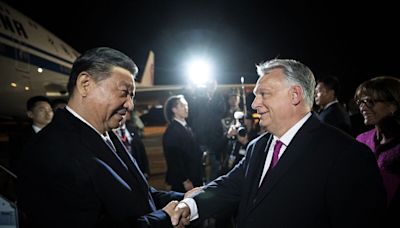 Xi Praises Orban As a Model for China-EU Ties