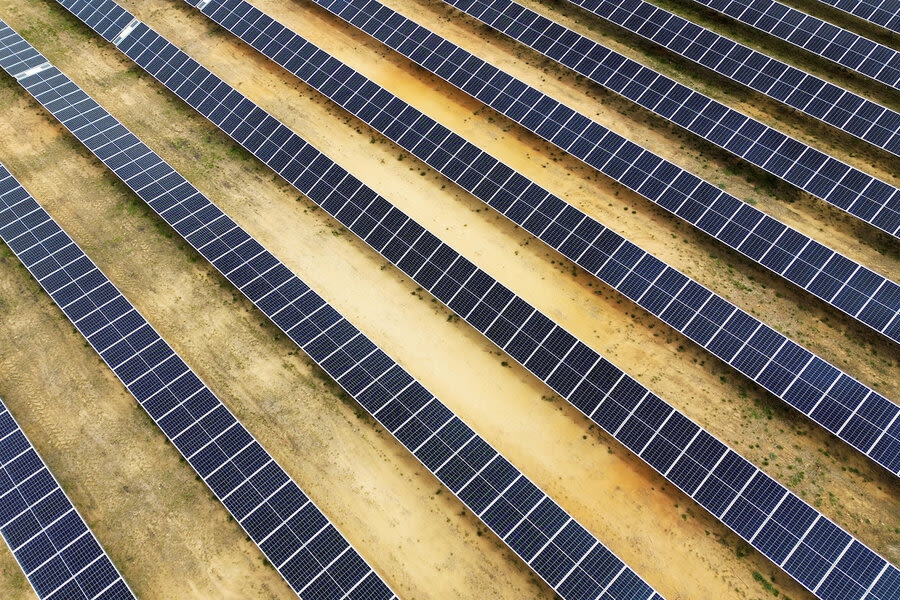Solar panels are spreading over Midwest farms – and edging out the crops