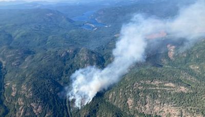 Wildfire spreads on southern Vancouver Island amid 'challenging' terrain